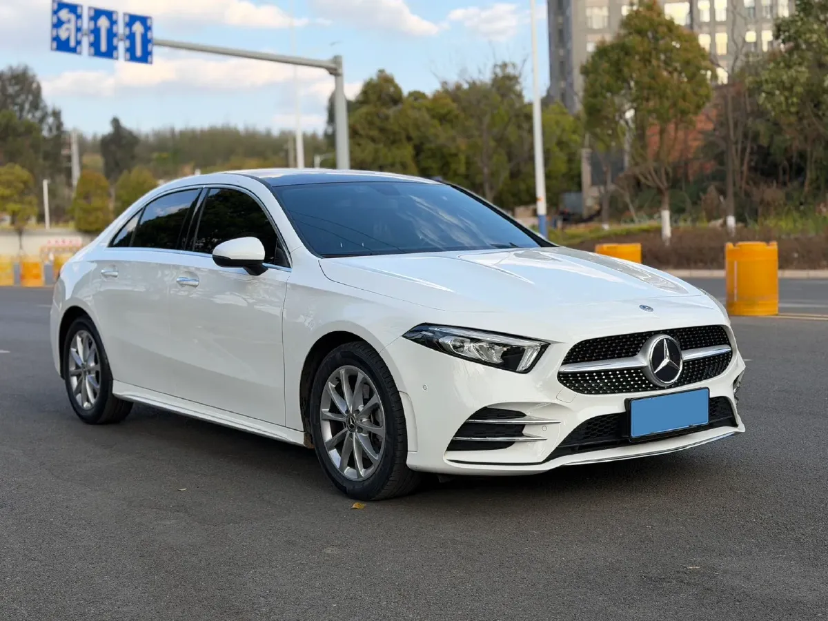 2021 Mercedes-Benz A Class 1.3T 163HP L4 7DCT,autocango,china used car exporter,china ev exporter,chinese used car exporter,chinese used ev exporter