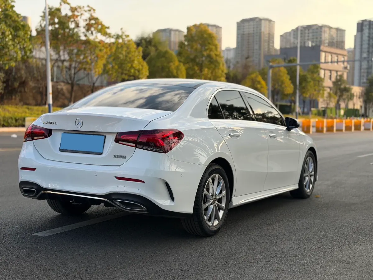 2021 Mercedes-Benz A Class 1.3T 163HP L4 7DCT,autocango,china used car exporter,china ev exporter,chinese used car exporter,chinese used ev exporter