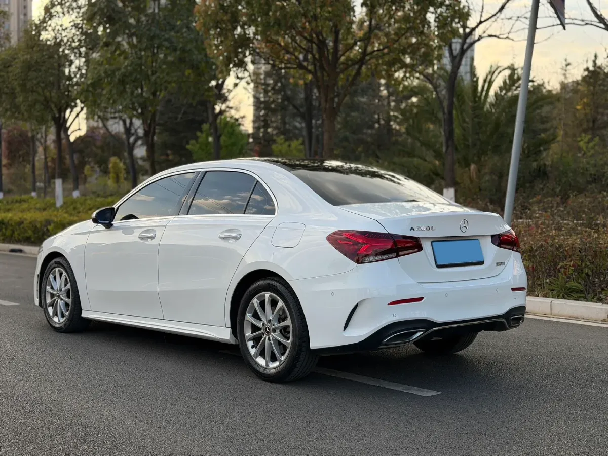 2021 Mercedes-Benz A Class 1.3T 163HP L4 7DCT,autocango,china used car exporter,china ev exporter,chinese used car exporter,chinese used ev exporter