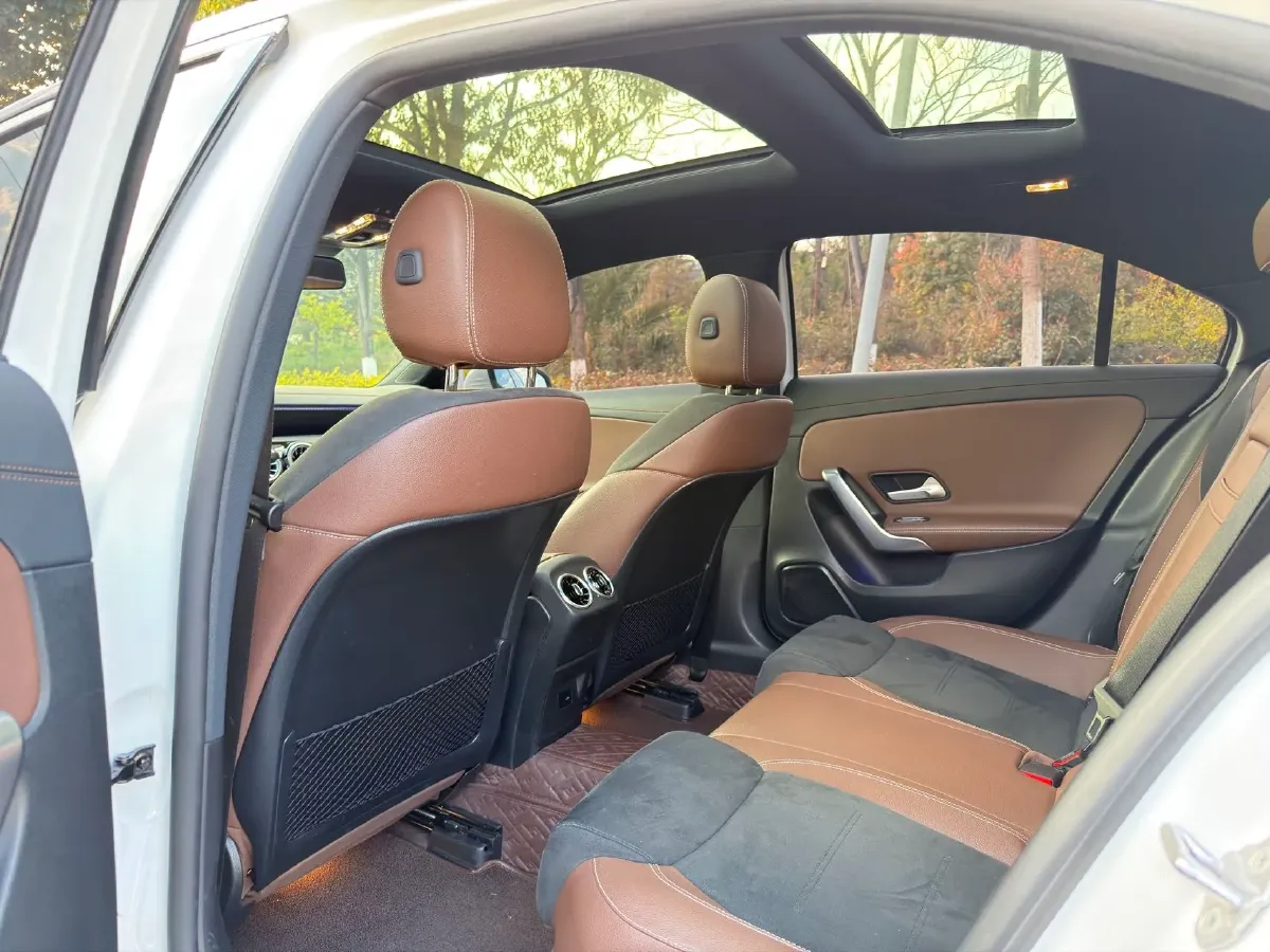 2021 Mercedes-Benz A Class 1.3T 163HP L4 7DCT,autocango,china used car exporter,china ev exporter,chinese used car exporter,chinese used ev exporter