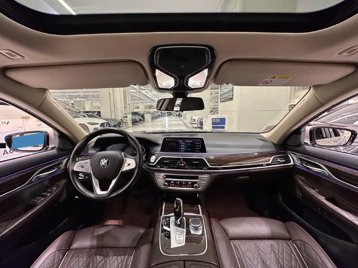 2019 BMW 7 Series 3.0T 340HP L6 8AT,autocango,china used car exporter,china ev exporter,chinese used car exporter,chinese used ev exporter