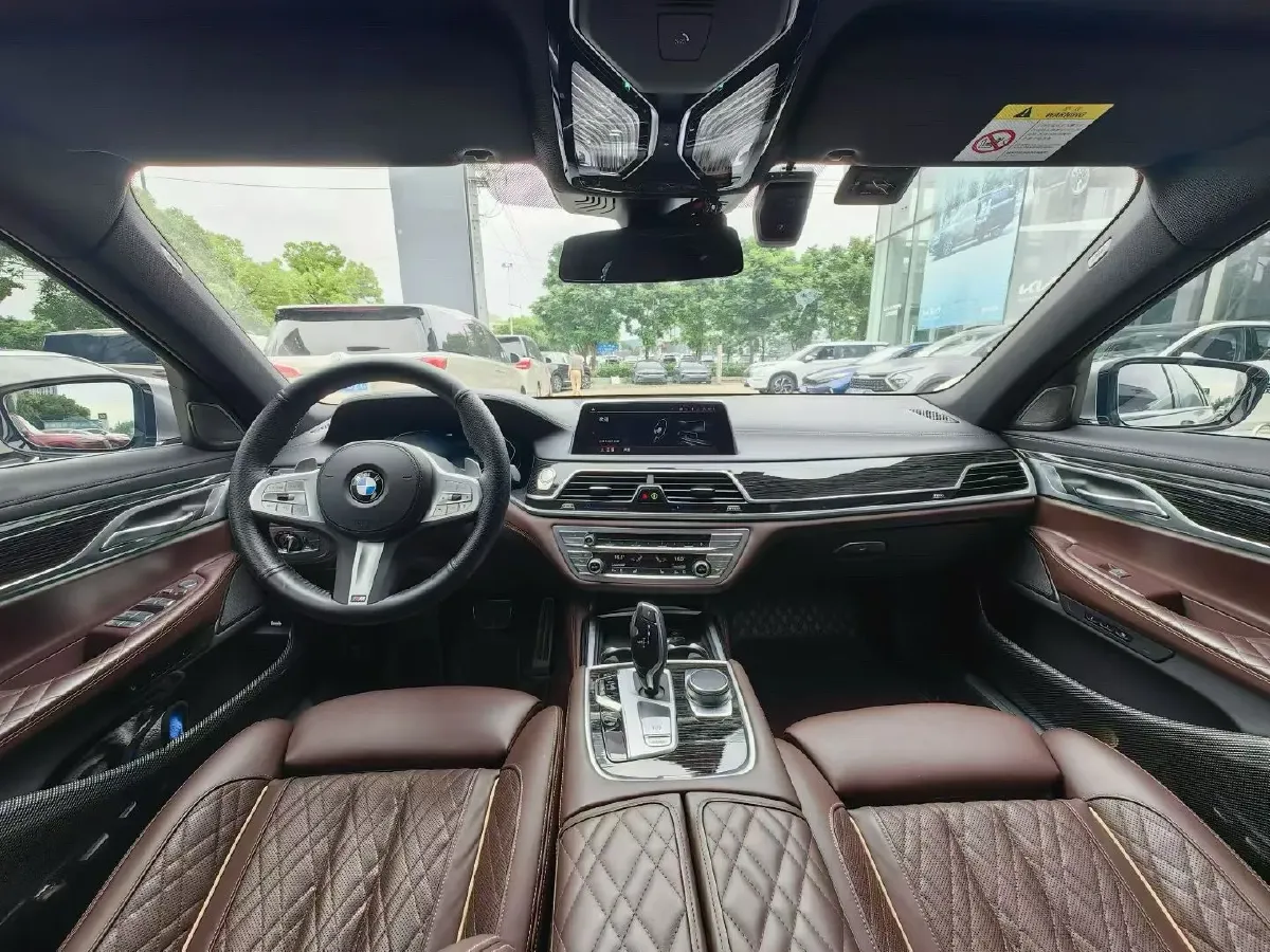2022 BMW 7 Series 3.0T 340HP L6 8AT,autocango,china used car exporter,china ev exporter,chinese used car exporter,chinese used ev exporter
