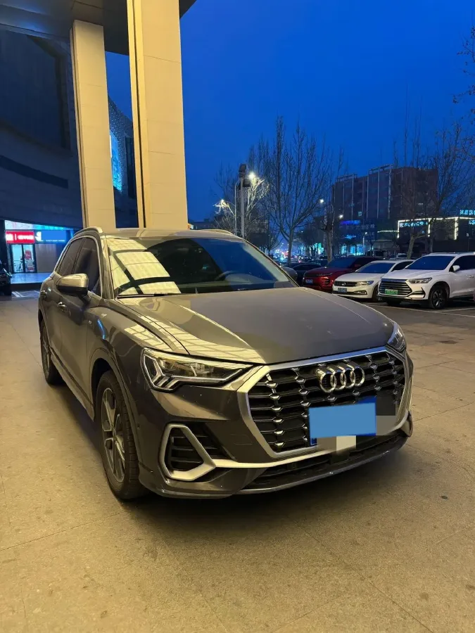 2023 Audi Q3 2.0T 186HP L4 7DCT,autocango,china used car exporter,china ev exporter,chinese used car exporter,chinese used ev exporter