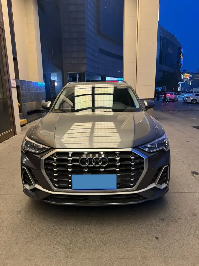 2023 Audi Q3 2.0T 186HP L4 7DCT,autocango,china used car exporter,china ev exporter,chinese used car exporter,chinese used ev exporter