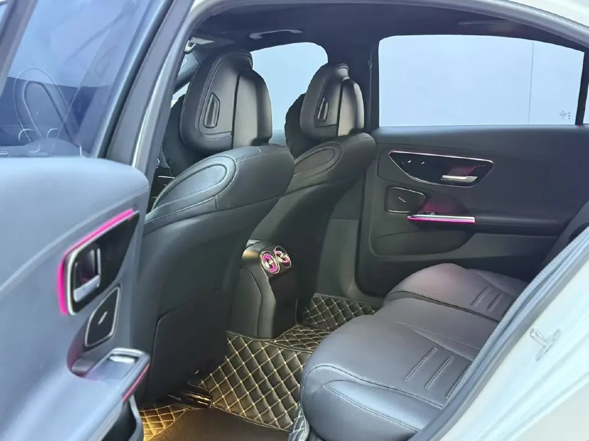 2024 Mercedes-Benz C Class 1.5T 204HP L4 9AT,autocango,china used car exporter,china ev exporter,chinese used car exporter,chinese used ev exporter