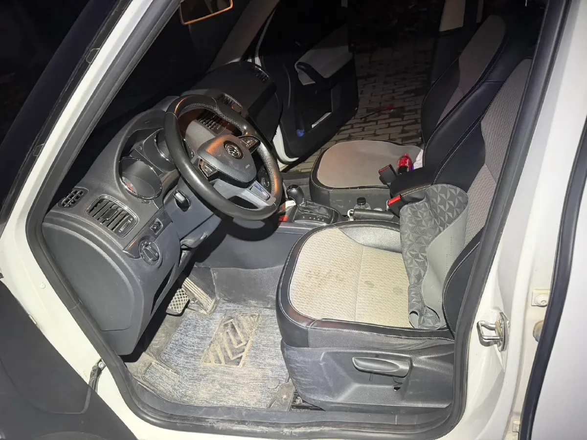 2017 Skoda Yeti 1.4T 150HP L4 7DCT,autocango,china used car exporter,china ev exporter,chinese used car exporter,chinese used ev exporter