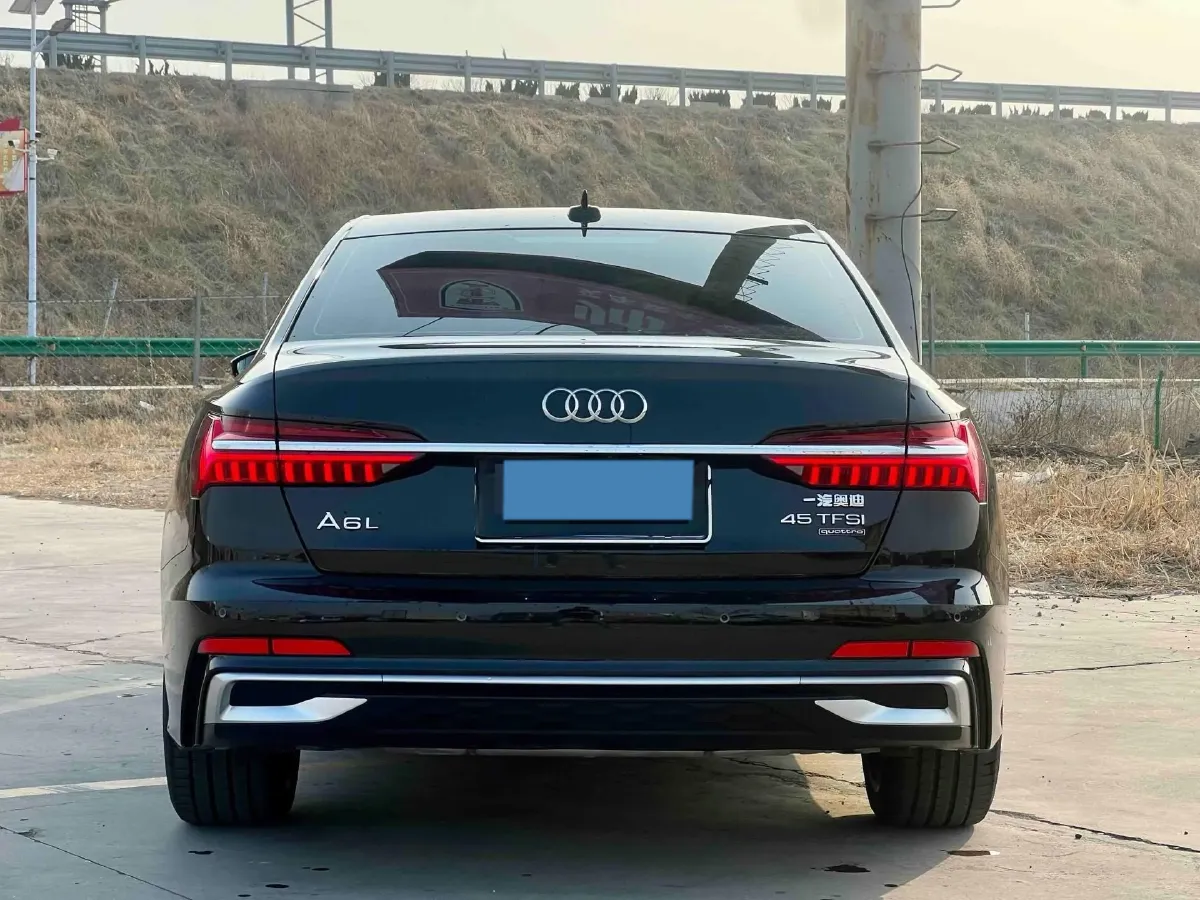 2023 Audi A6L 2.0T 245HP L4 7DCT,autocango,china used car exporter,china ev exporter,chinese used car exporter,chinese used ev exporter