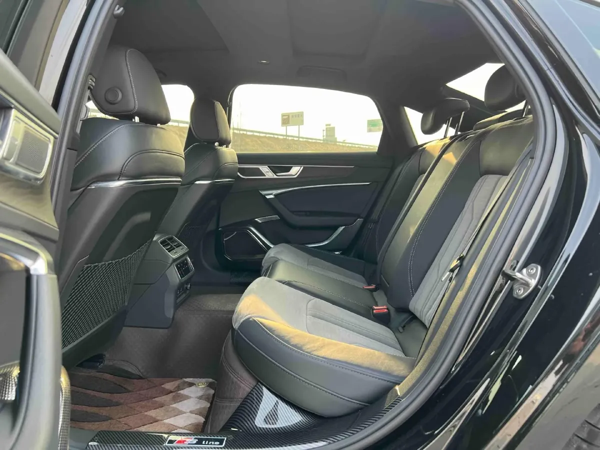 2023 Audi A6L 2.0T 245HP L4 7DCT,autocango,china used car exporter,china ev exporter,chinese used car exporter,chinese used ev exporter