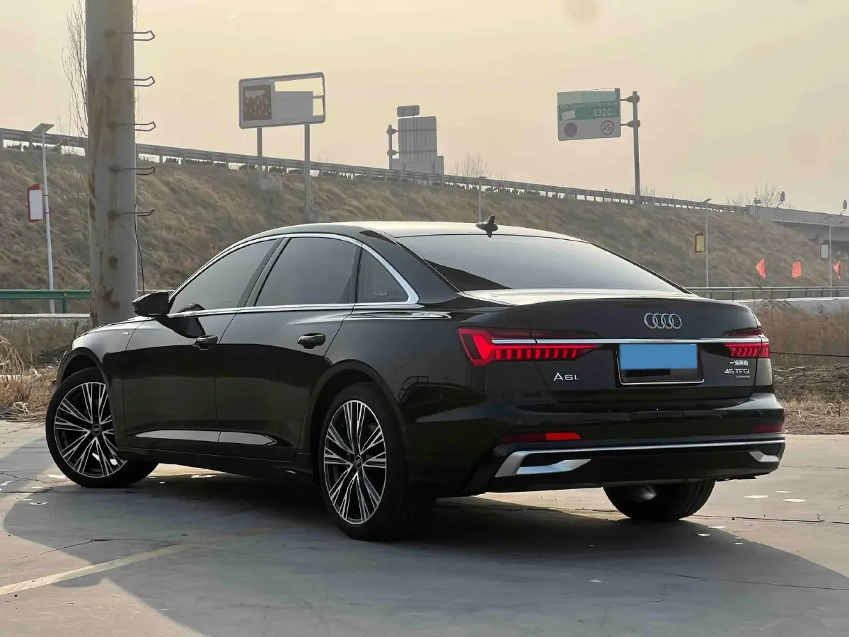 2023 Audi A6L 2.0T 245HP L4 7DCT,autocango,china used car exporter,china ev exporter,chinese used car exporter,chinese used ev exporter