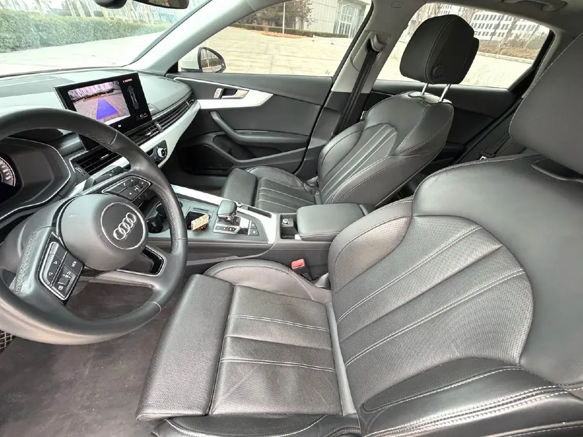 2024 Audi A4L 2.0T 190HP L4 7DCT,autocango,china used car exporter,china ev exporter,chinese used car exporter,chinese used ev exporter