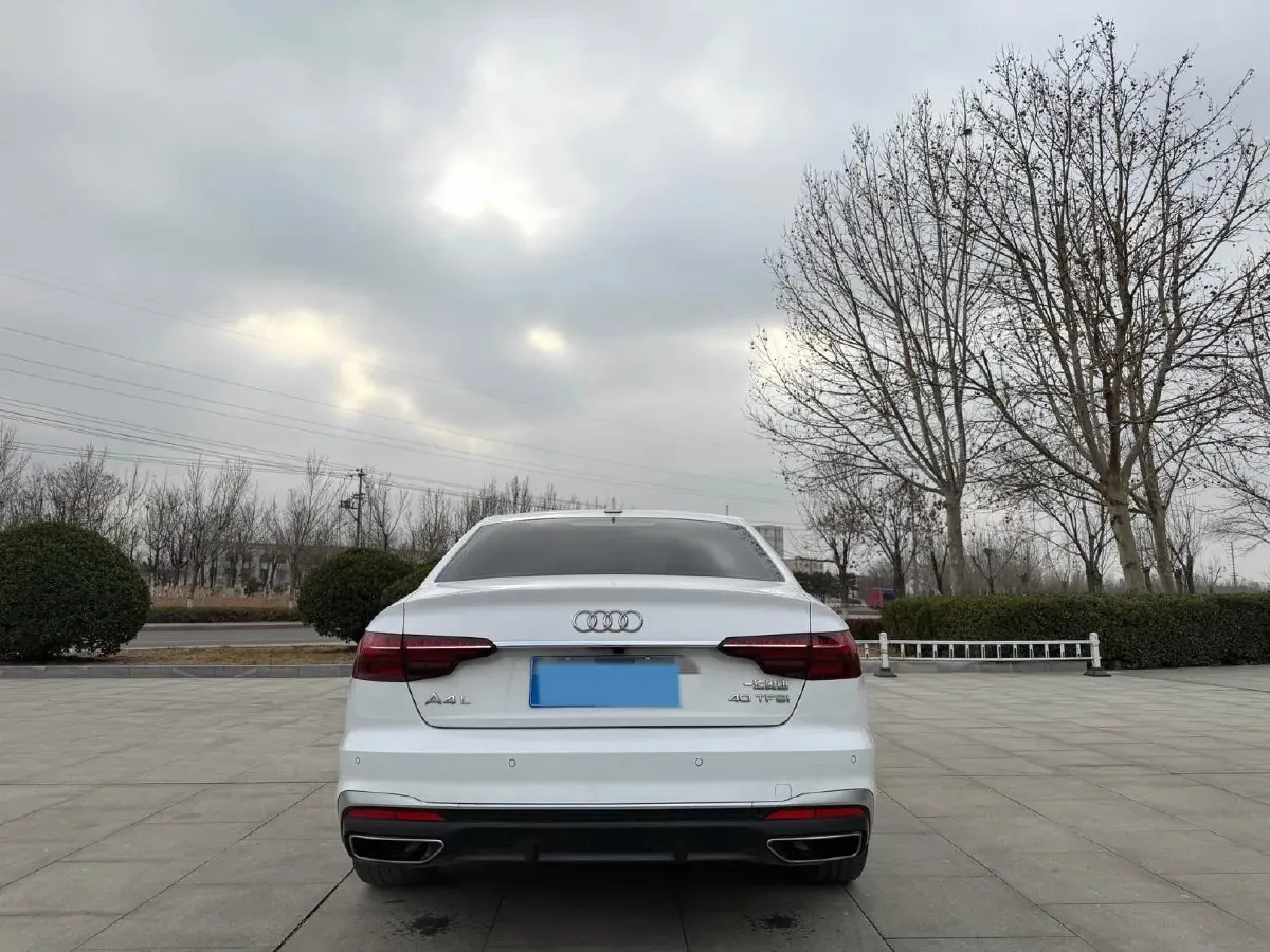2024 Audi A4L 2.0T 190HP L4 7DCT,autocango,china used car exporter,china ev exporter,chinese used car exporter,chinese used ev exporter