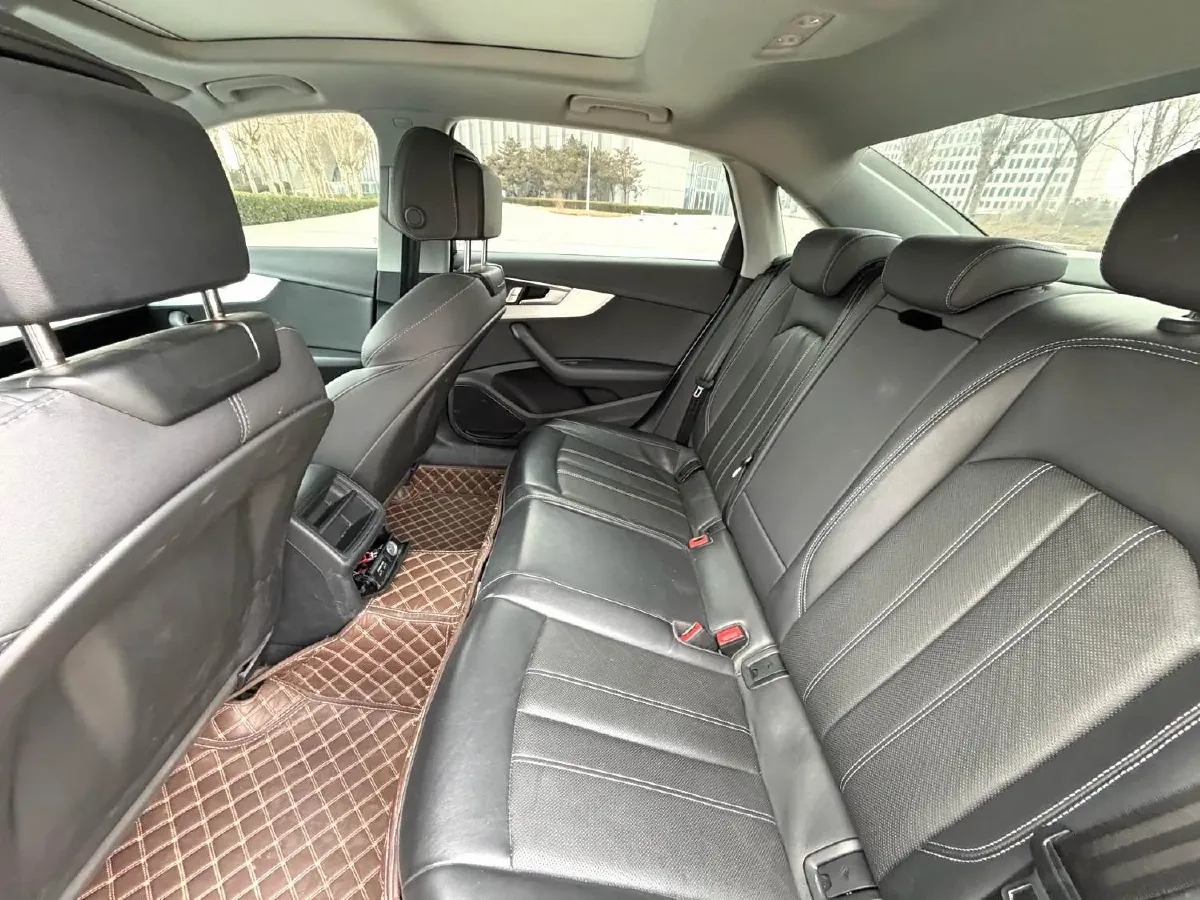 2024 Audi A4L 2.0T 190HP L4 7DCT,autocango,china used car exporter,china ev exporter,chinese used car exporter,chinese used ev exporter