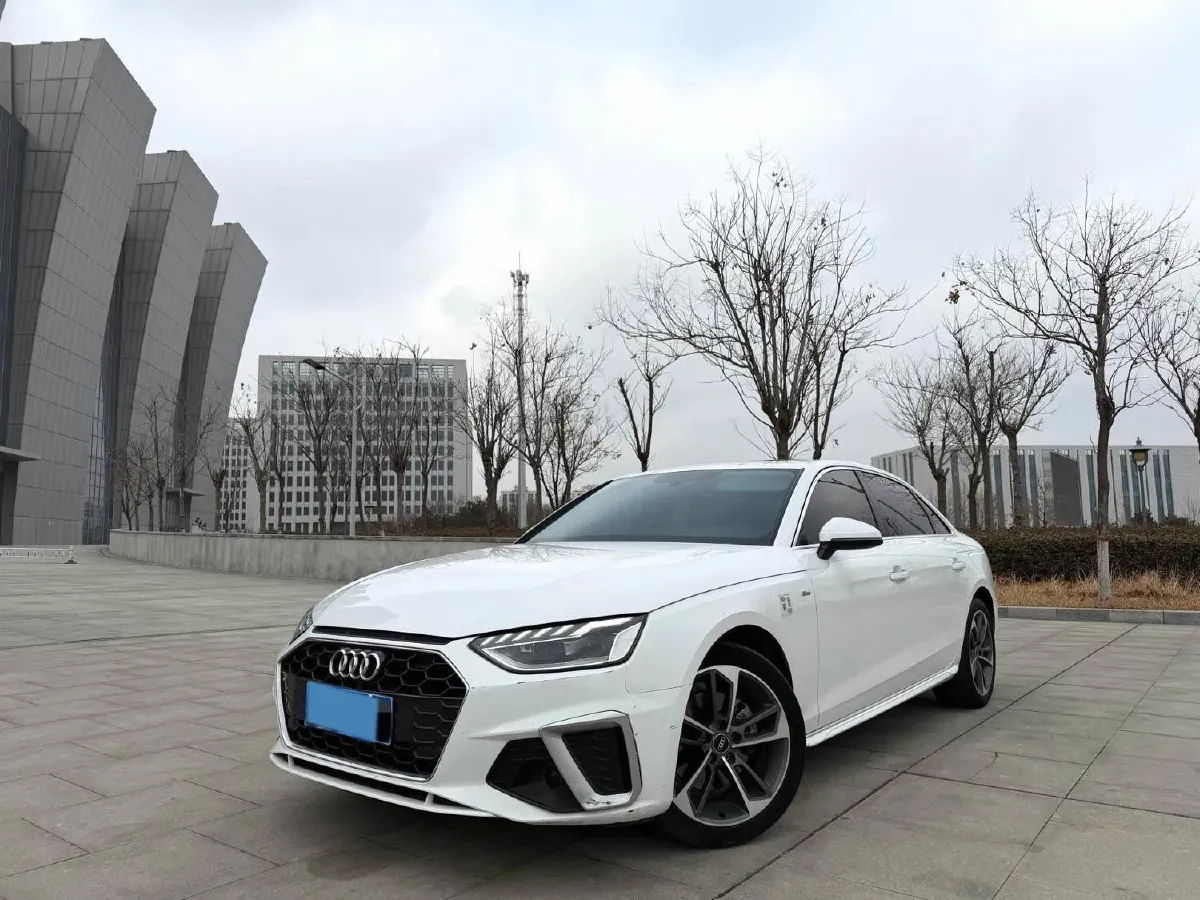 2024 Audi A4L 2.0T 190HP L4 7DCT,autocango,china used car exporter,china ev exporter,chinese used car exporter,chinese used ev exporter