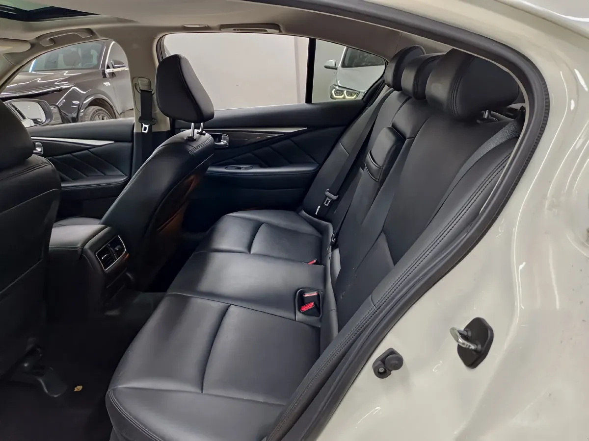 2022 Infiniti Q50L 2.0T 211HP L4 7AT,autocango,china used car exporter,china ev exporter,chinese used car exporter,chinese used ev exporter