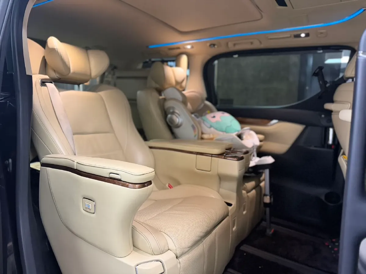 2018 Toyota Alphard 3.5L 275HP V6 6AT,autocango,china used car exporter,china ev exporter,chinese used car exporter,chinese used ev exporter