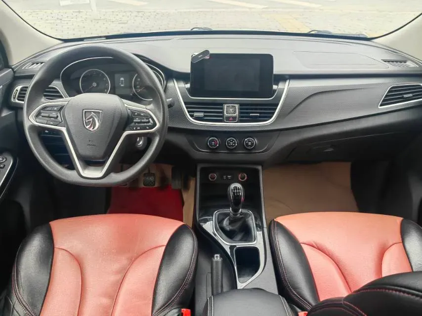 2019 BaoJun 730 1.5L 112HP L4 6MT,autocango,china used car exporter,china ev exporter,chinese used car exporter,chinese used ev exporter