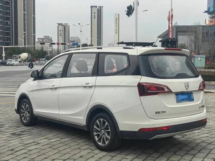 2019 BaoJun 730 1.5L 112HP L4 6MT,autocango,china used car exporter,china ev exporter,chinese used car exporter,chinese used ev exporter
