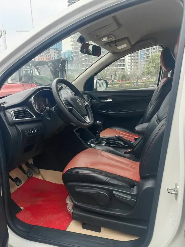 2019 BaoJun 730 1.5L 112HP L4 6MT,autocango,china used car exporter,china ev exporter,chinese used car exporter,chinese used ev exporter