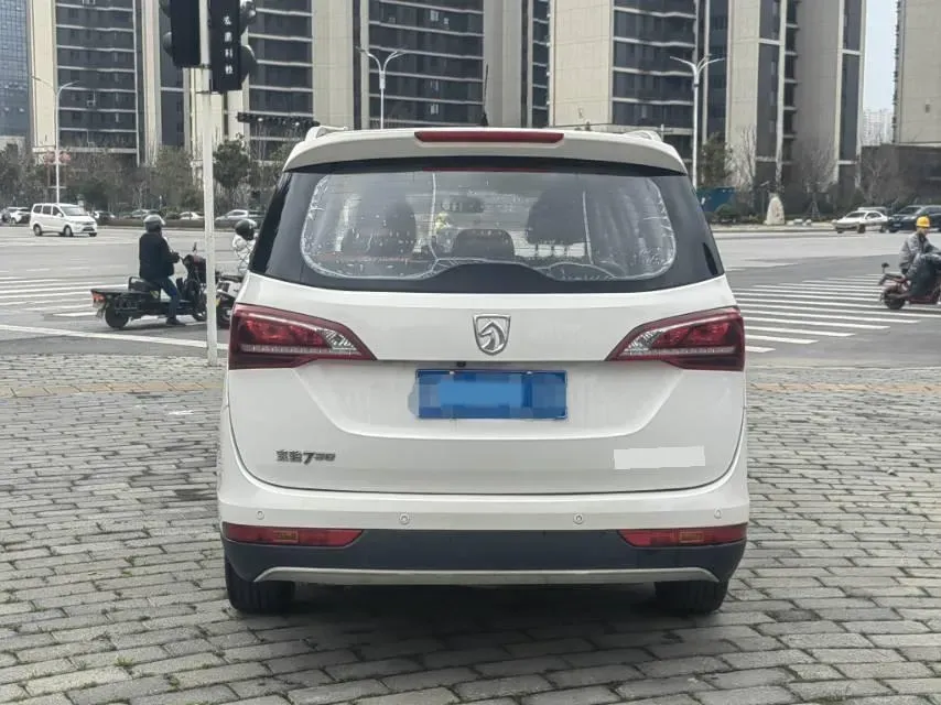 2019 BaoJun 730 1.5L 112HP L4 6MT,autocango,china used car exporter,china ev exporter,chinese used car exporter,chinese used ev exporter