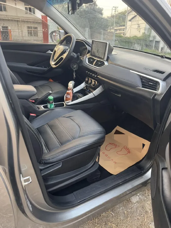 2018 BaoJun 530 1.5T 150HP L4 6MT,autocango,china used car exporter,china ev exporter,chinese used car exporter,chinese used ev exporter