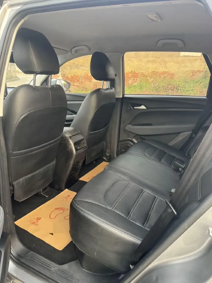 2018 BaoJun 530 1.5T 150HP L4 6MT,autocango,china used car exporter,china ev exporter,chinese used car exporter,chinese used ev exporter