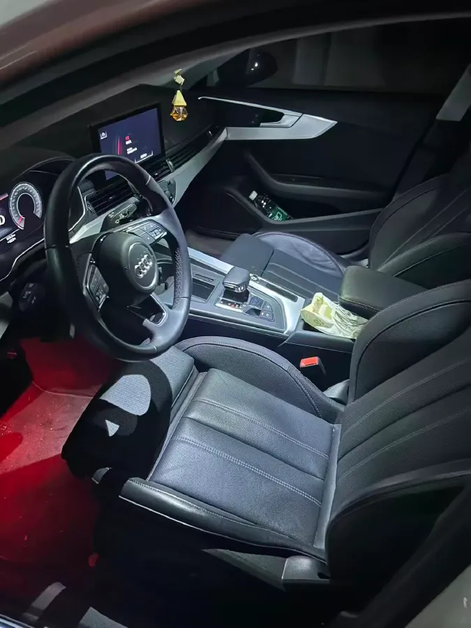 2023 Audi A4L 2.0T 190HP L4 7DCT,autocango,china used car exporter,china ev exporter,chinese used car exporter,chinese used ev exporter