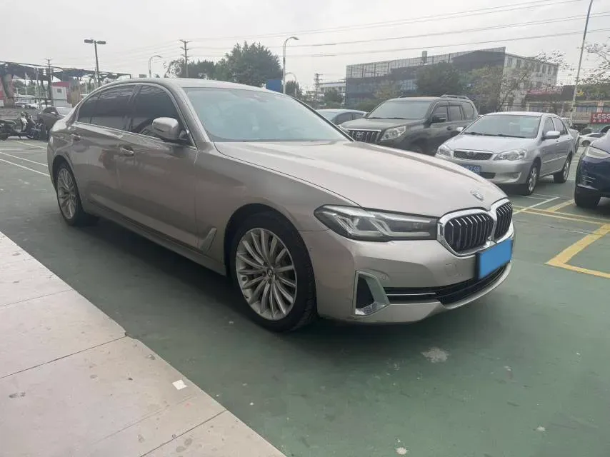 2022 BMW 5 Series 2.0T 252HP L4 8AT,autocango,china used car exporter,china ev exporter,chinese used car exporter,chinese used ev exporter
