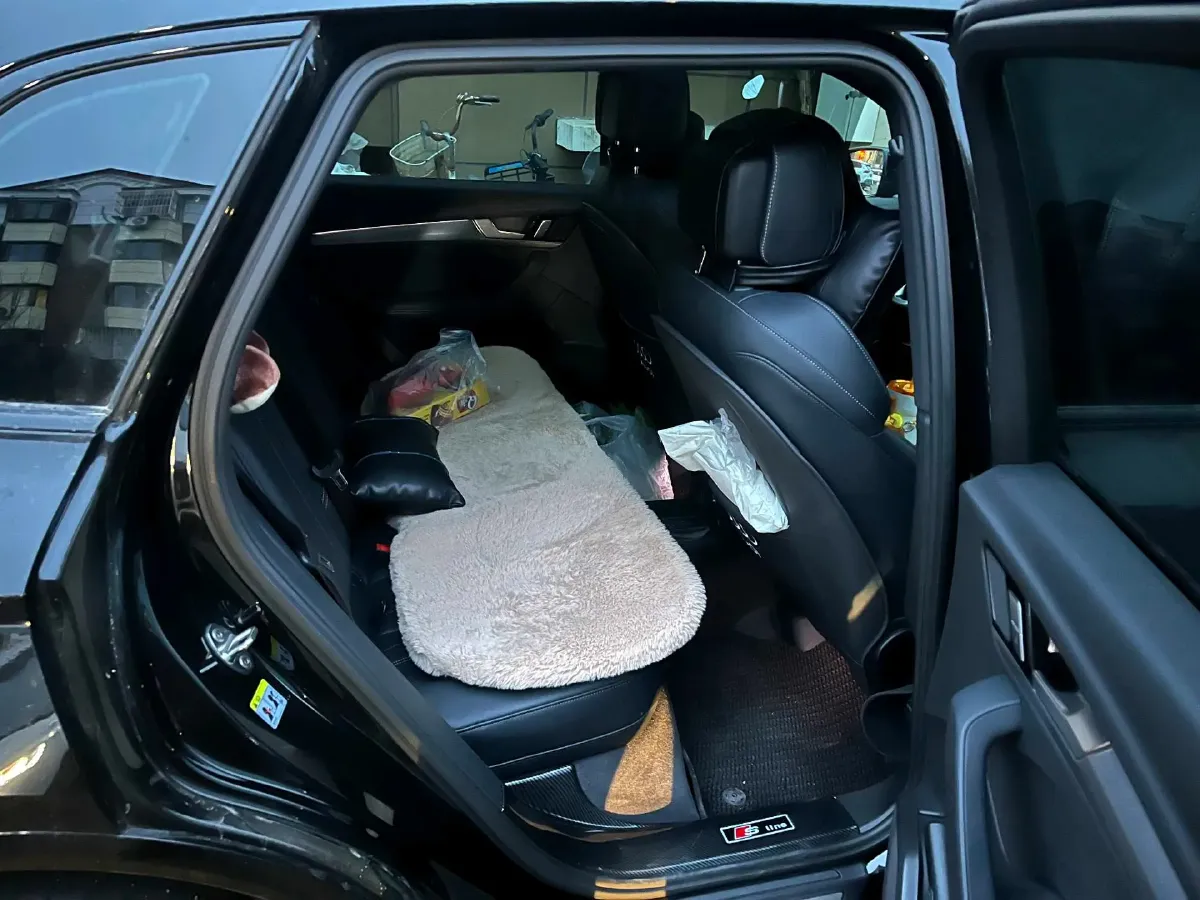 2024 Audi Q5L 2.0T 245HP L4 7DCT,autocango,china used car exporter,china ev exporter,chinese used car exporter,chinese used ev exporter