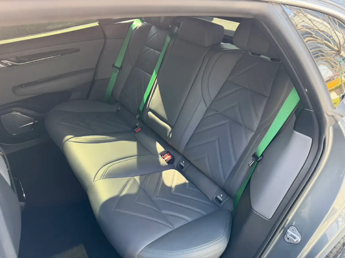 2022 Zeekr 001 BEV 100KWH,autocango,china used car exporter,china ev exporter,chinese used car exporter,chinese used ev exporter