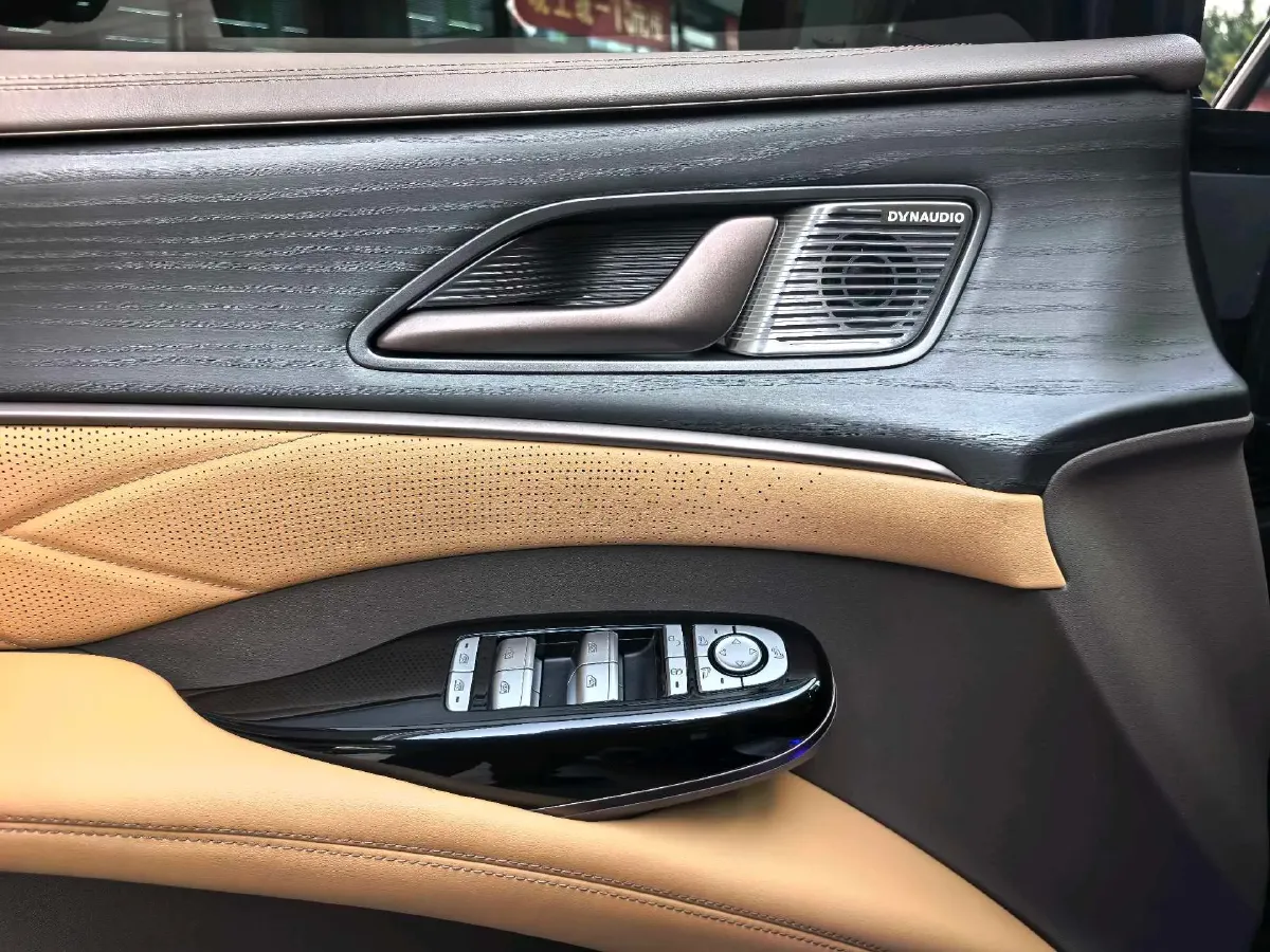 2022 Mercedes-Benz GLC Class 2.0T 197HP L4 9AT,autocango,china used car exporter,china ev exporter,chinese used car exporter,chinese used ev exporter