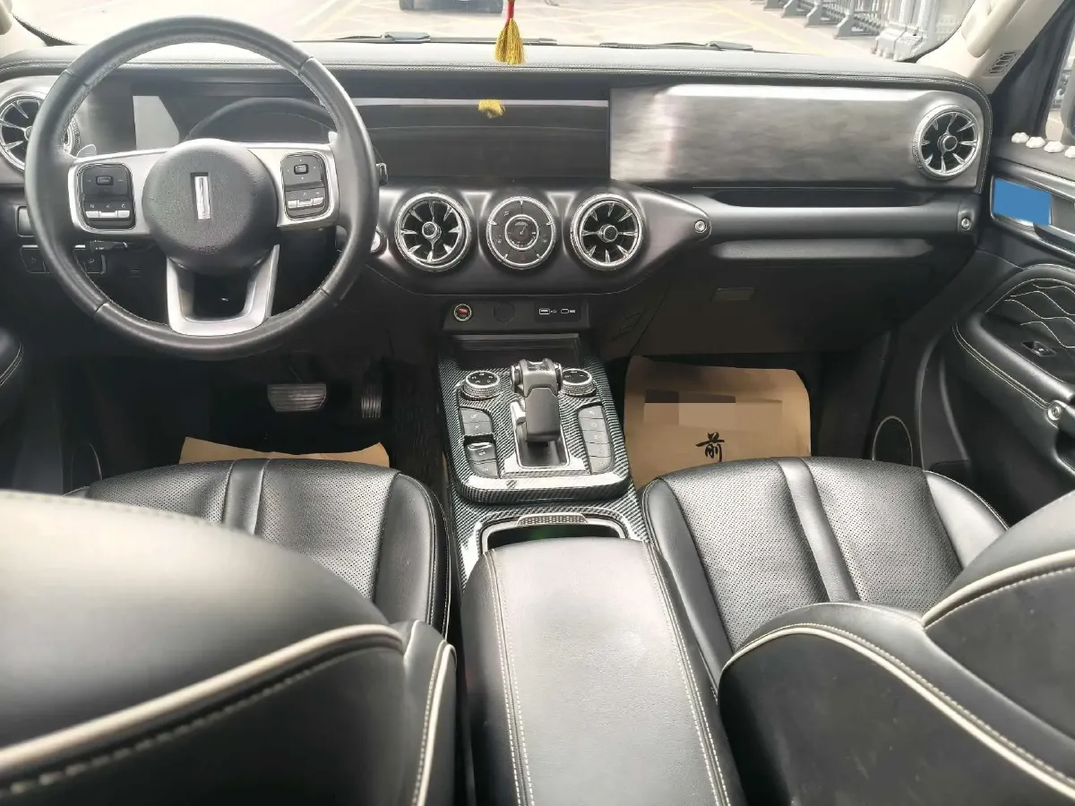 2021 Tank 300 2.0T 227HP L4 8AT,autocango,china used car exporter,china ev exporter,chinese used car exporter,chinese used ev exporter