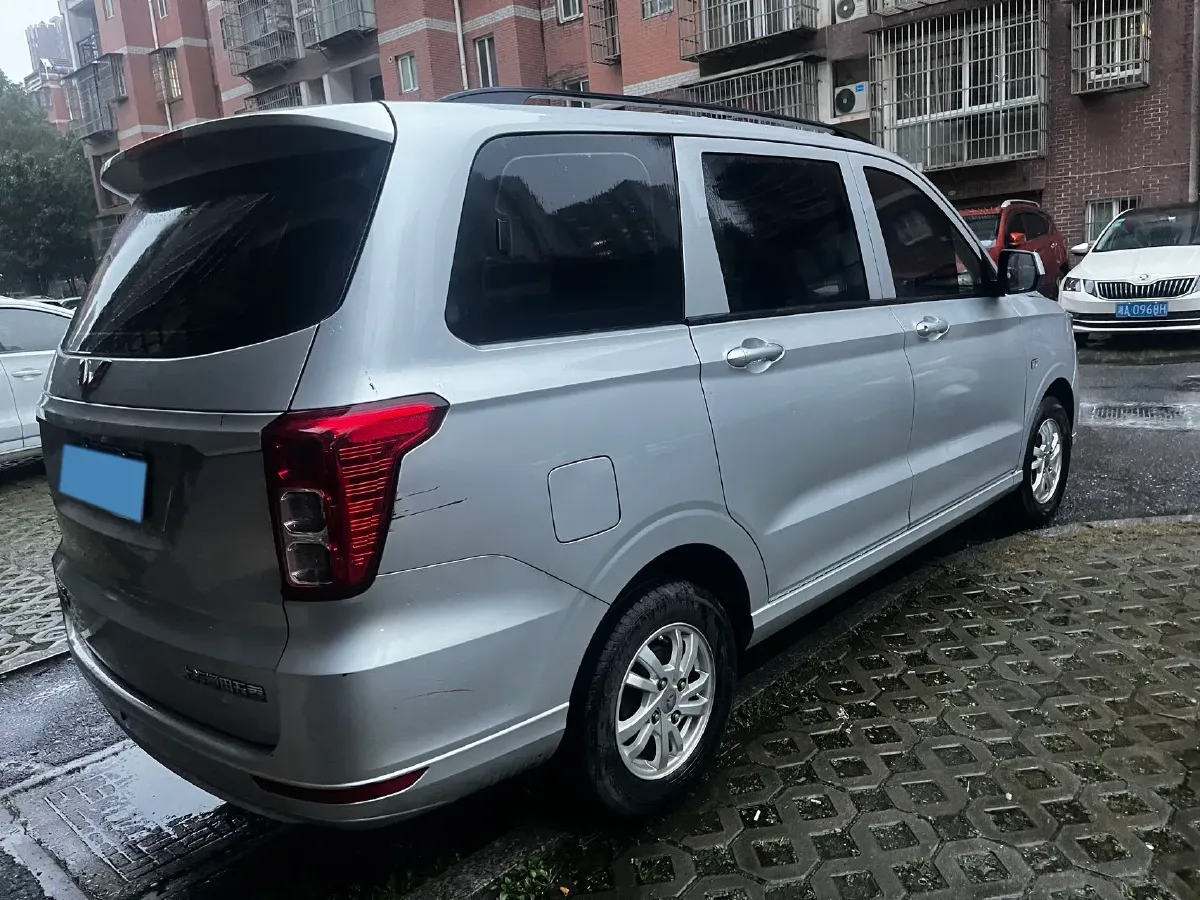 2019 WuLing HongGuang 1.5L 105HP L4 5MT,autocango,china used car exporter,china ev exporter,chinese used car exporter,chinese used ev exporter