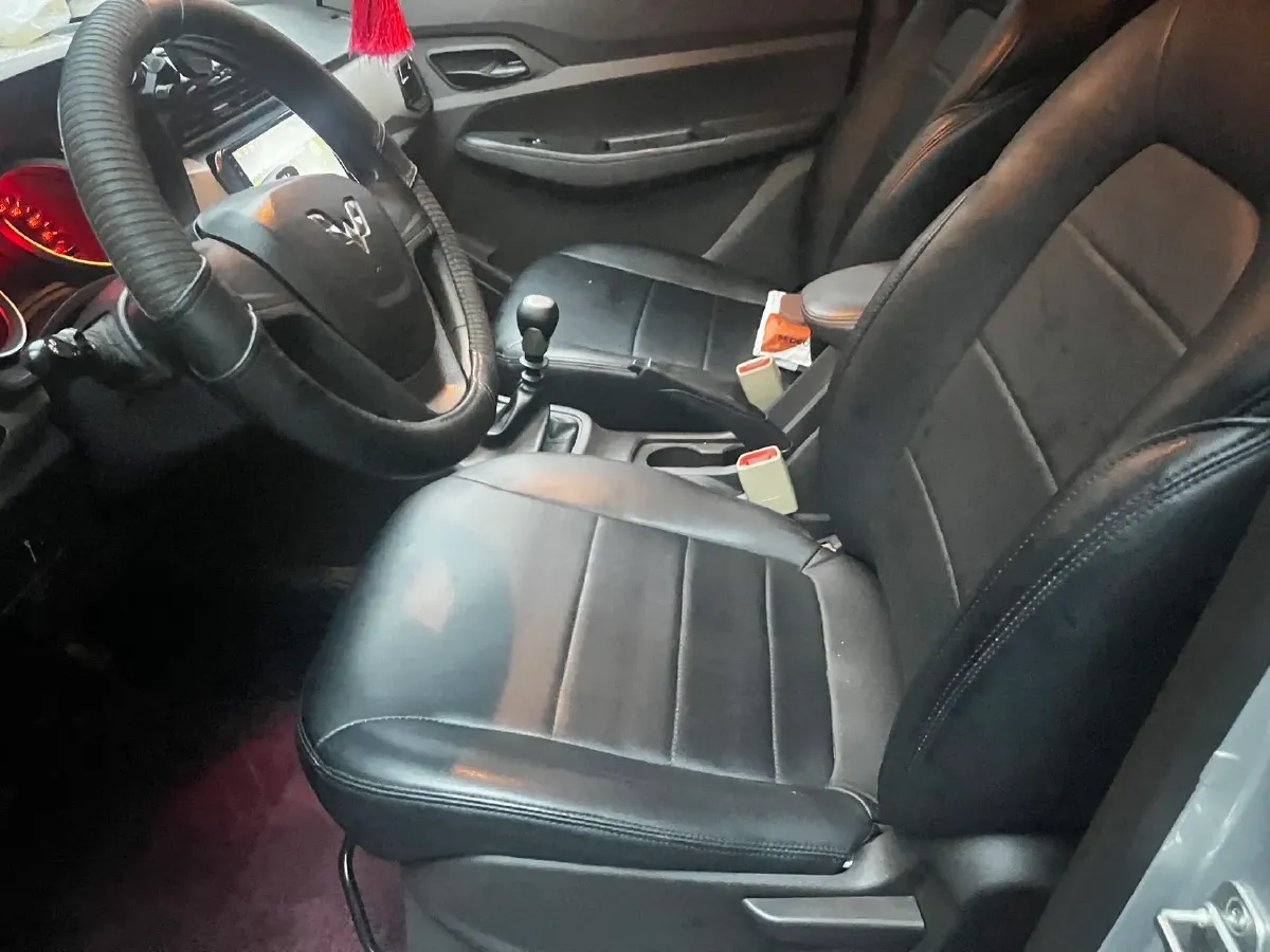 2019 WuLing HongGuang 1.5L 105HP L4 5MT,autocango,china used car exporter,china ev exporter,chinese used car exporter,chinese used ev exporter