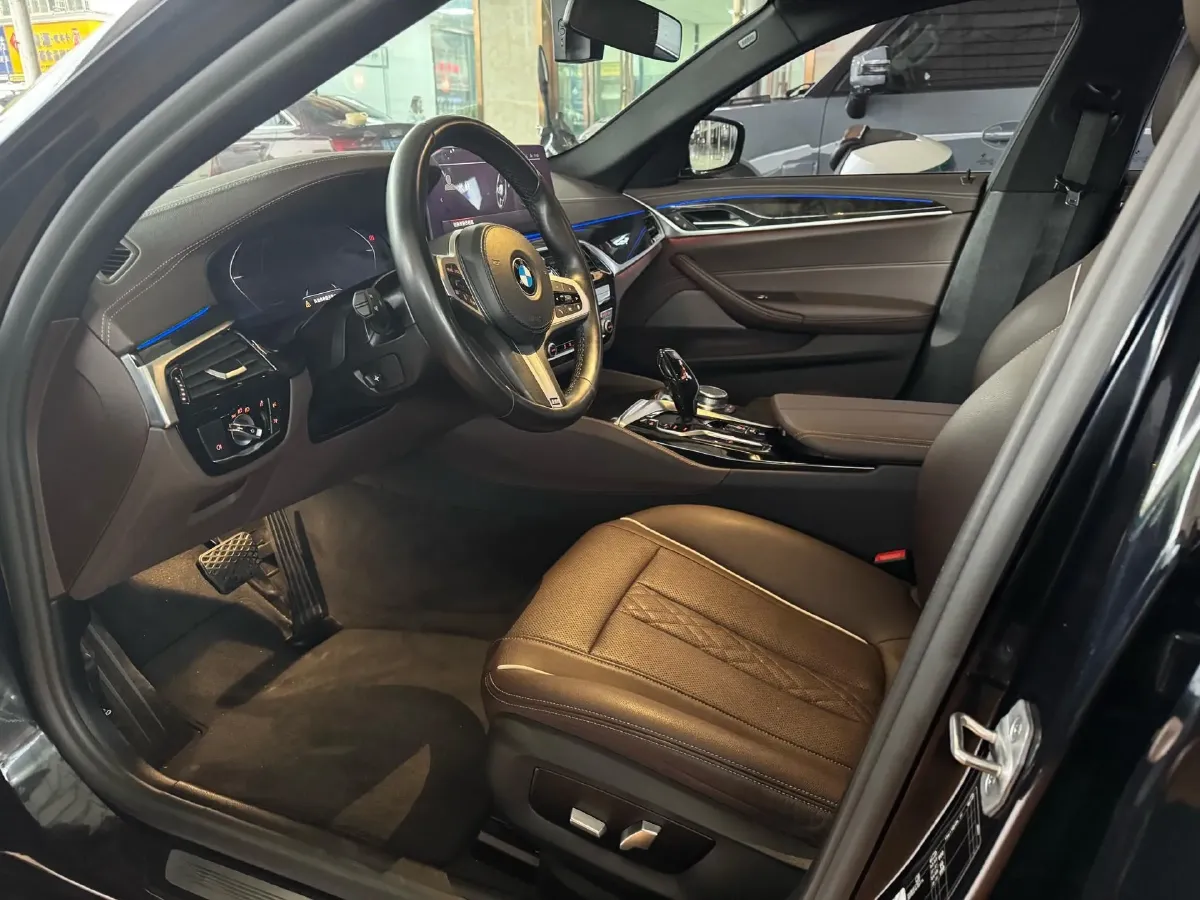 2021 BMW 5 Series 2.0T 184HP L4 8AT,autocango,china used car exporter,china ev exporter,chinese used car exporter,chinese used ev exporter