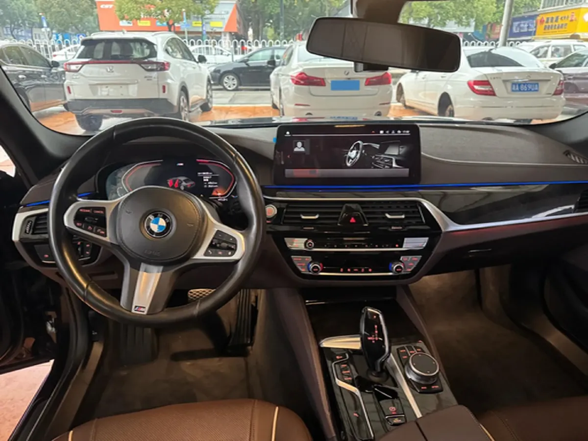 2021 BMW 5 Series 2.0T 184HP L4 8AT,autocango,china used car exporter,china ev exporter,chinese used car exporter,chinese used ev exporter