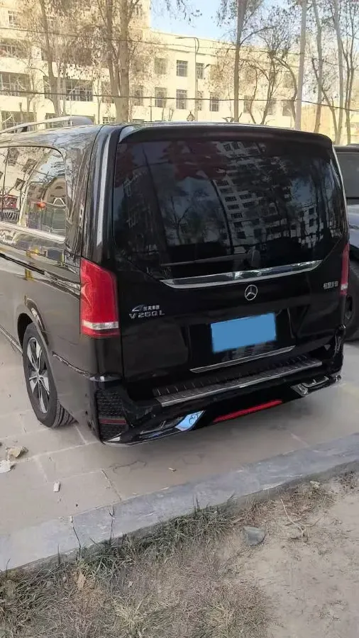 2021 Mercedes-Benz V Class 2.0T 211HP L4 9AT,autocango,china used car exporter,china ev exporter,chinese used car exporter,chinese used ev exporter