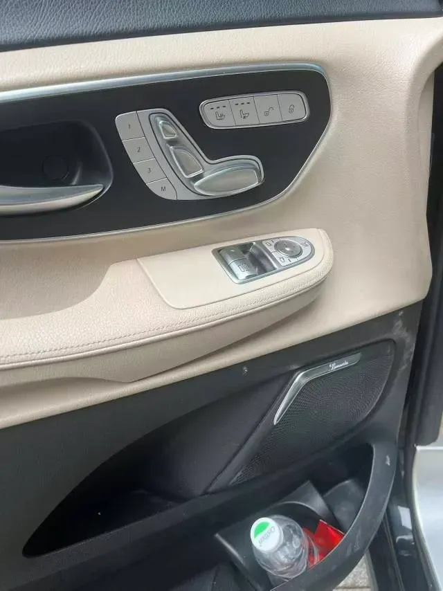 2021 Mercedes-Benz V Class 2.0T 211HP L4 9AT,autocango,china used car exporter,china ev exporter,chinese used car exporter,chinese used ev exporter