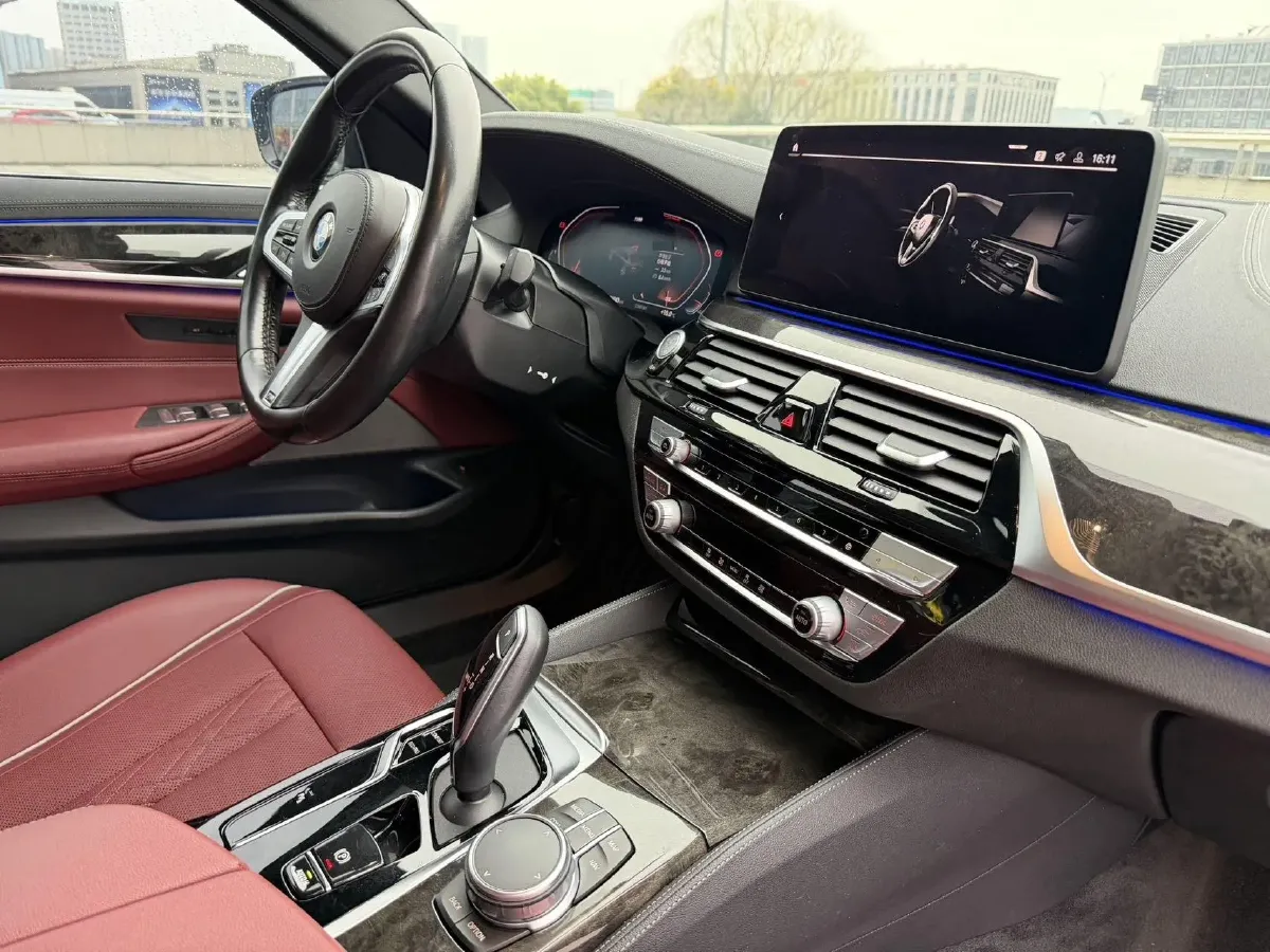 2021 BMW 5 Series 2.0T 184HP L4 8AT,autocango,china used car exporter,china ev exporter,chinese used car exporter,chinese used ev exporter