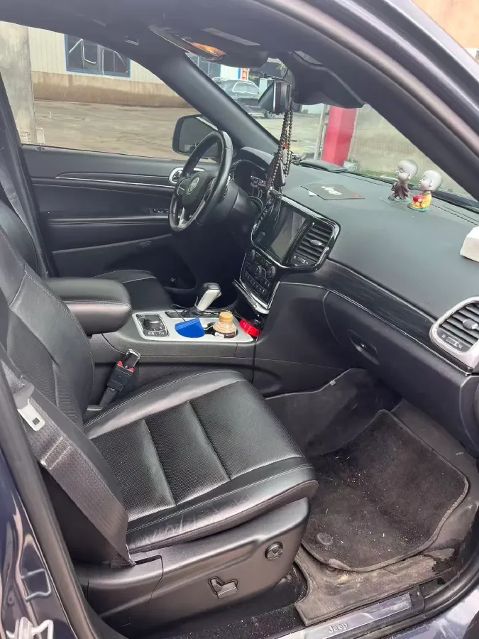 2020 Jeep Grand Cherokee 3.0L 234HP V6 8AT,autocango,china used car exporter,china ev exporter,chinese used car exporter,chinese used ev exporter