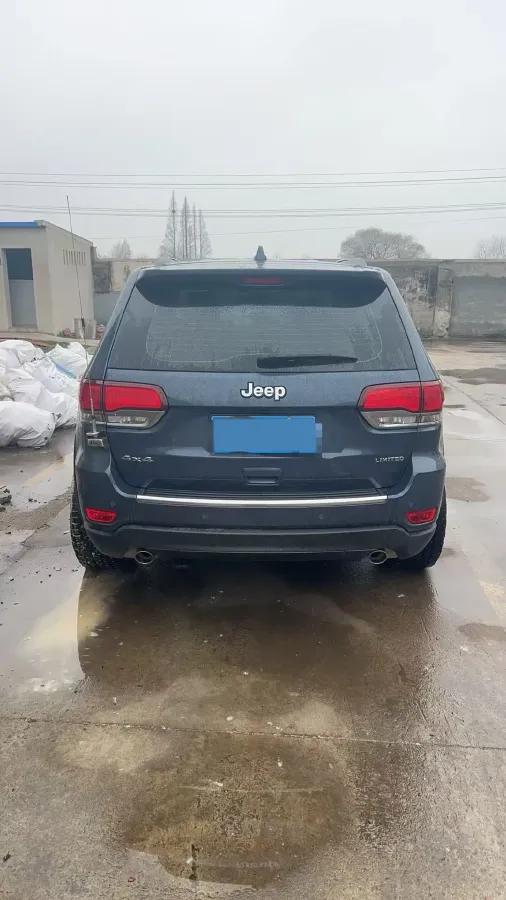 2020 Jeep Grand Cherokee 3.0L 234HP V6 8AT,autocango,china used car exporter,china ev exporter,chinese used car exporter,chinese used ev exporter