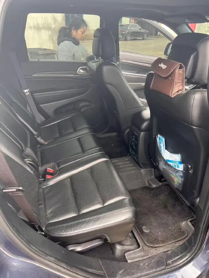 2020 Jeep Grand Cherokee 3.0L 234HP V6 8AT,autocango,china used car exporter,china ev exporter,chinese used car exporter,chinese used ev exporter