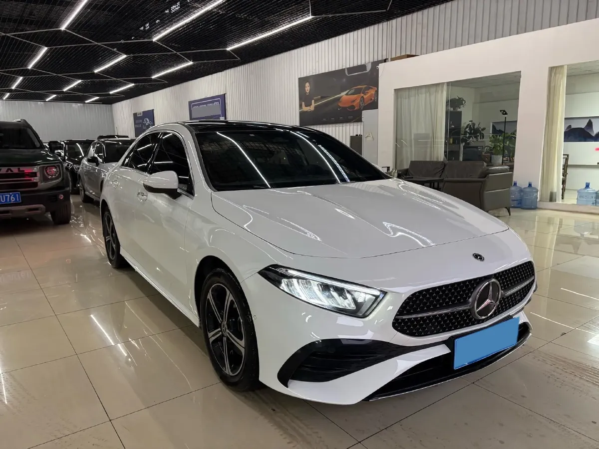 2024 Mercedes-Benz A Class 1.3T 163HP L4 7DCT,autocango,china used car exporter,china ev exporter,chinese used car exporter,chinese used ev exporter
