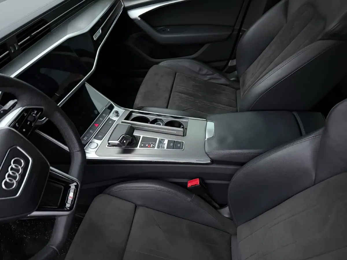 2020 Audi A6 2.0T 245HP L4 7DCT,autocango,china used car exporter,china ev exporter,chinese used car exporter,chinese used ev exporter