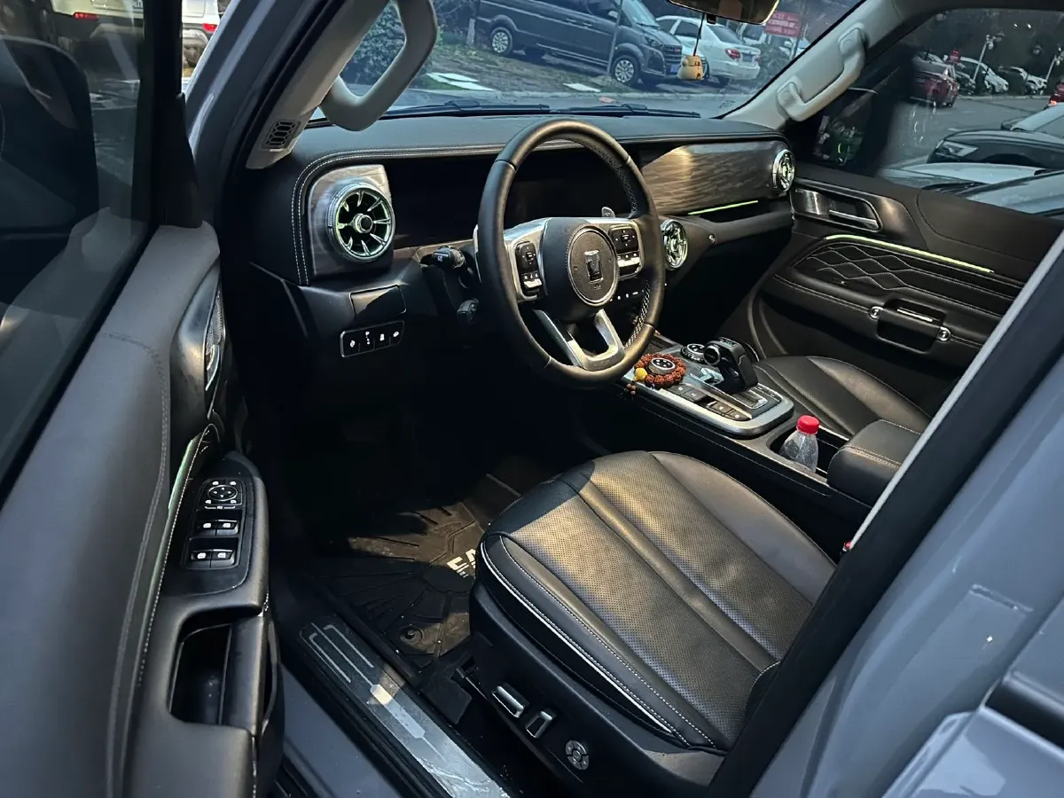 2024 Tank 300 2.0T 227HP L4 8AT,autocango,china used car exporter,china ev exporter,chinese used car exporter,chinese used ev exporter