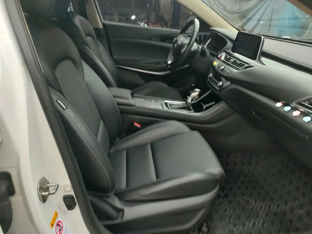 2020 ChangAn Raeton CC 1.5T 156HP L4 6AT,autocango,china used car exporter,china ev exporter,chinese used car exporter,chinese used ev exporter