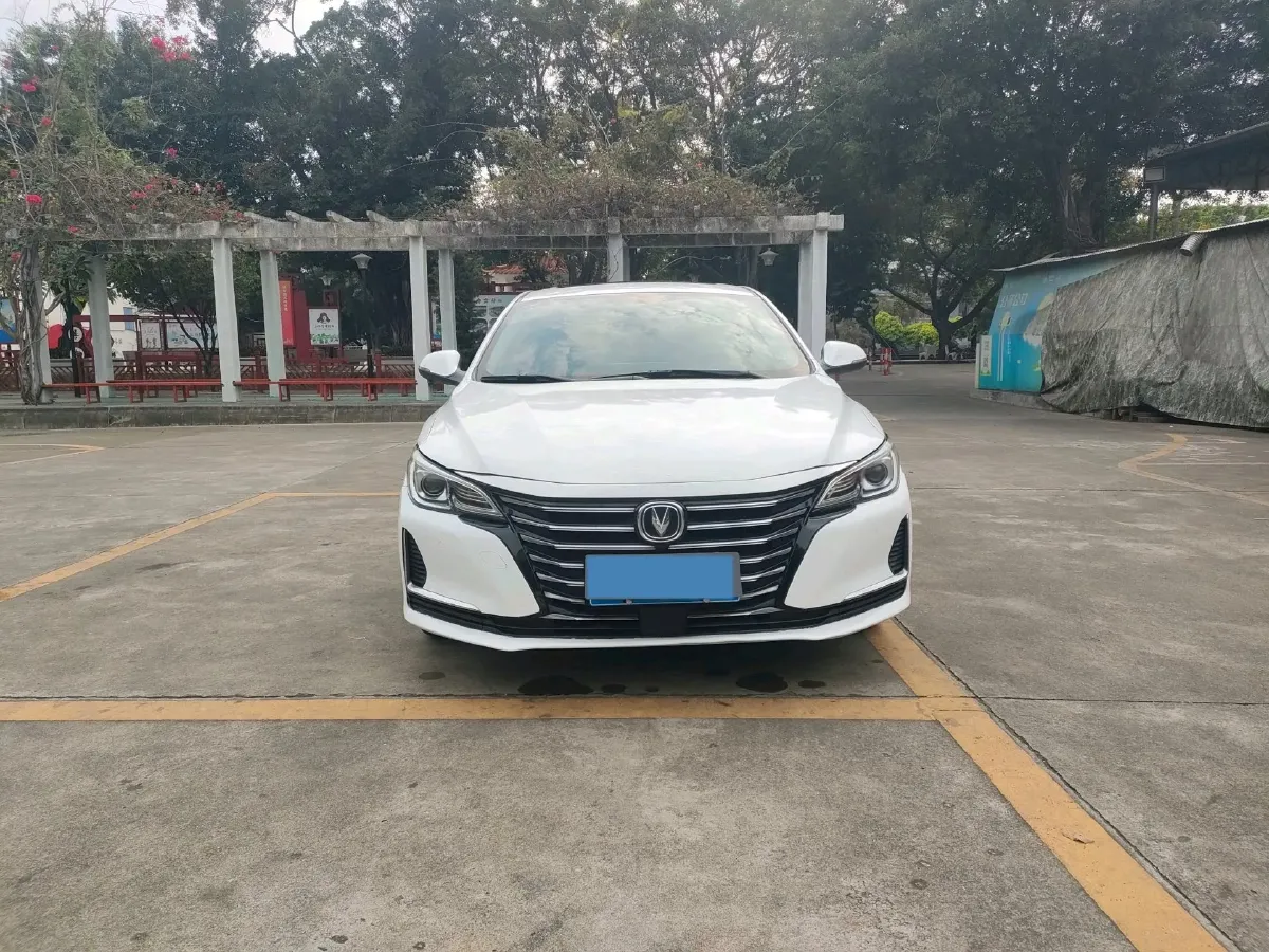 2020 ChangAn Raeton CC 1.5T 156HP L4 6AT,autocango,china used car exporter,china ev exporter,chinese used car exporter,chinese used ev exporter