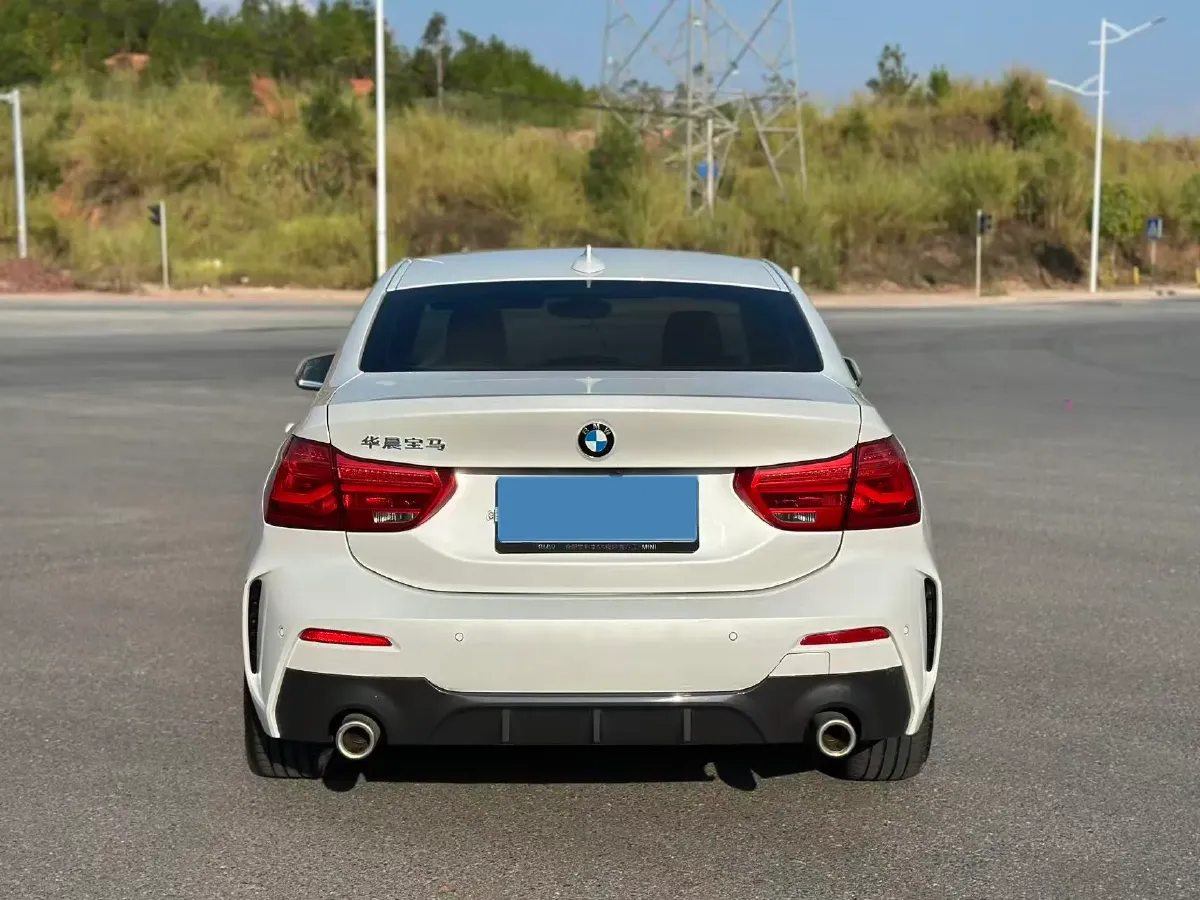 2022 BMW 1 Series 1.5T 140HP L3 7DCT,autocango,china used car exporter,china ev exporter,chinese used car exporter,chinese used ev exporter