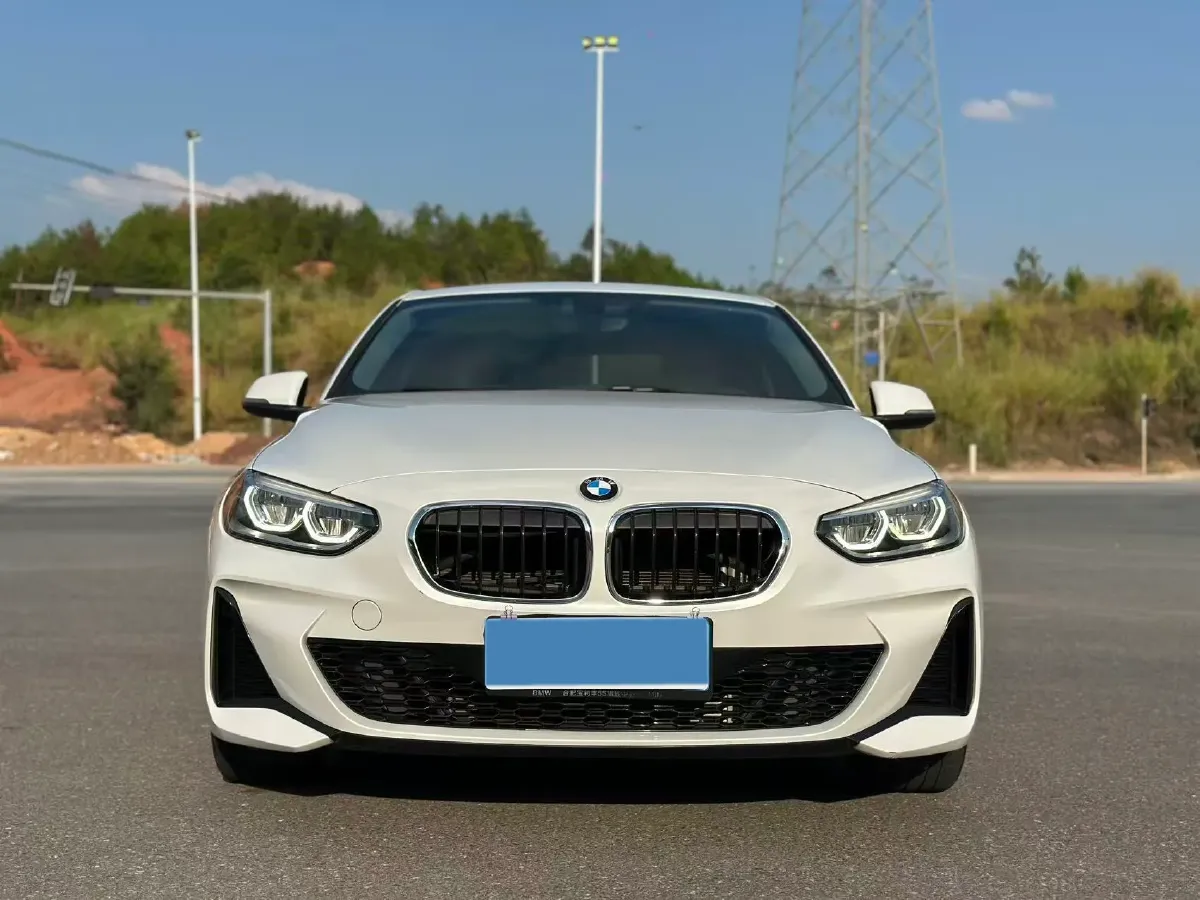 2022 BMW 1 Series 1.5T 140HP L3 7DCT,autocango,china used car exporter,china ev exporter,chinese used car exporter,chinese used ev exporter