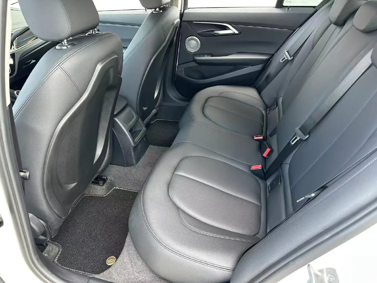 2022 BMW 1 Series 1.5T 140HP L3 7DCT,autocango,china used car exporter,china ev exporter,chinese used car exporter,chinese used ev exporter