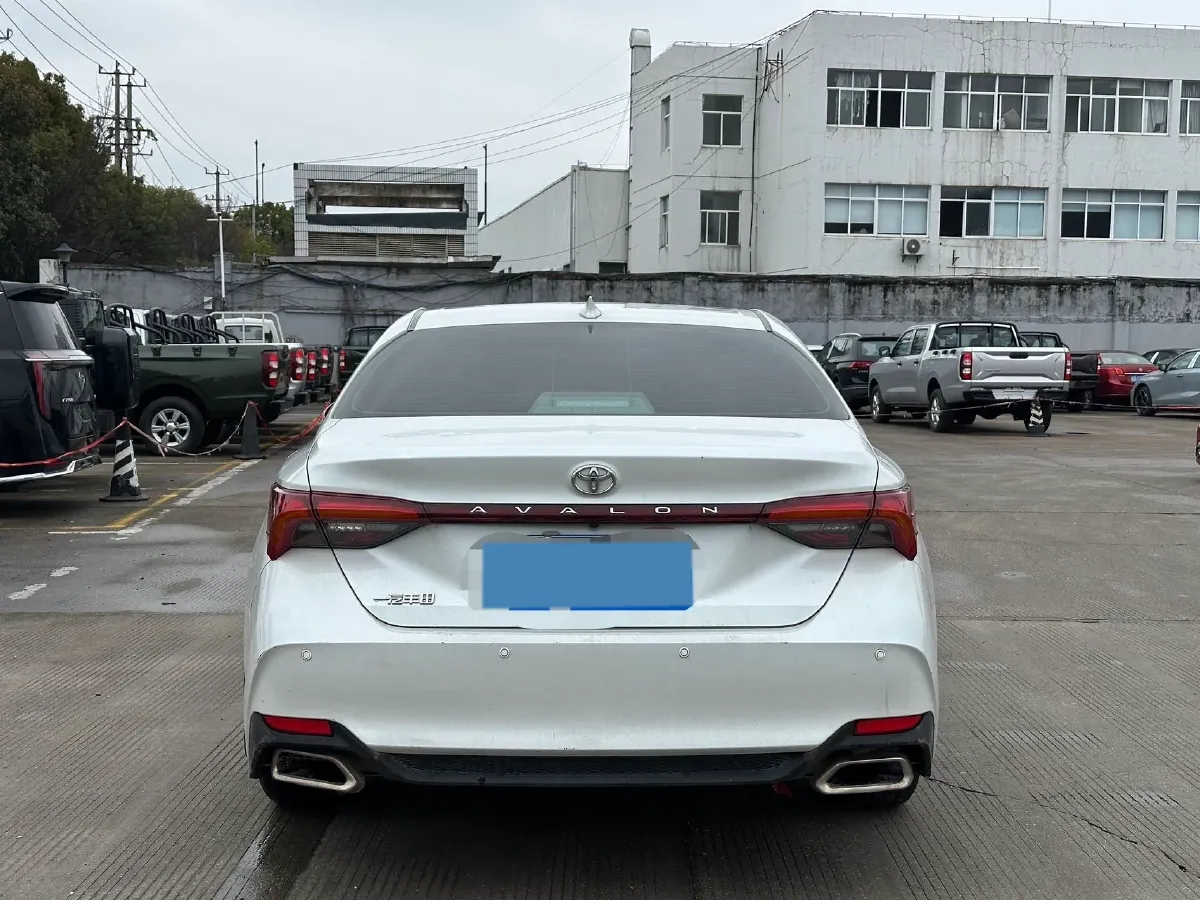 2023 Toyota Avalon 2.0L 177HP L4 CVT,autocango,china used car exporter,china ev exporter,chinese used car exporter,chinese used ev exporter